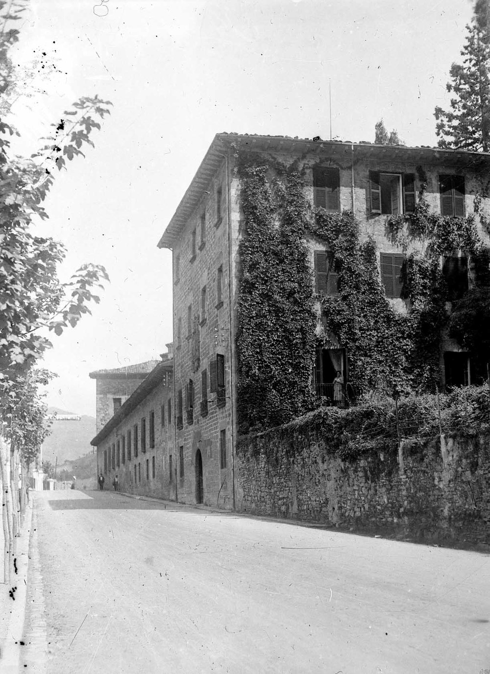 Esklabutzaren inguruan Oscar Alvarez Gila historialariak Eibarko Institutuko ikasleei eskainitako hitzaldia, sarean Markeskua jauregia, López de Isasiren etxea. Argazkia: guregipuzkoa.com