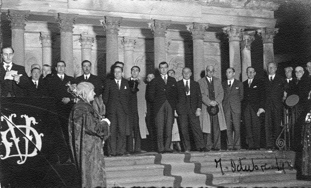 Josu Txueka, Ludger Mees eta Unai Belaustegi historialarien hitzaldiak jende guztiarentzat jarri dira sarean Jose Antonio Agirre lehendakaria zin egiten Gernikan (1936ko urriaren 6a): Argazkia: Sabino Arana Fundazioa