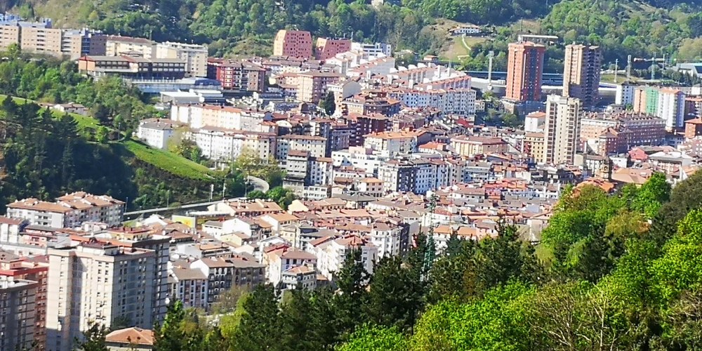 Kaleratu dira "Harro nago zutaz, Eibar! vs Amorratu egiten nauzu, Eibar!" argazki-lehiaketaren oinarriak Eibarko herriaren 675. urteurrenean Kaleratu dira "Harro nago zutaz, Eibar! vs Amorratu egiten nauzu, Eibar!" argazki-lehiaketaren oinarriak Eibarko herriaren 675. urteurrenean.