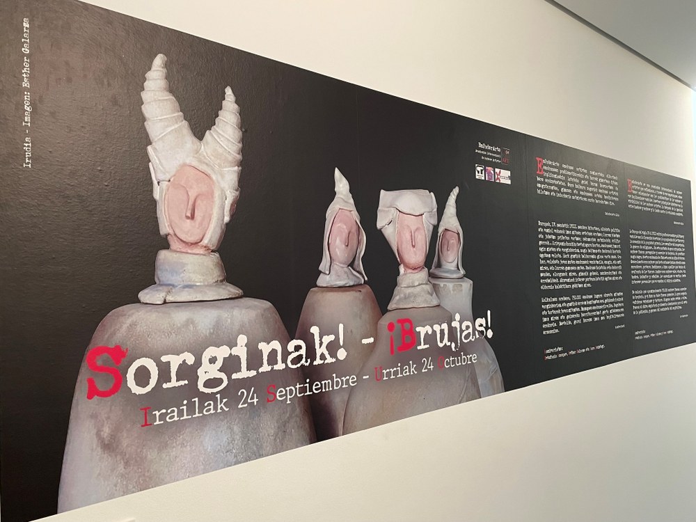 Portaleak 'Sorgiñak!' erakusketa hartuko du irailaren 24tik urriaren 24ra 'Sorgiñak!' erakusketaren kartela.